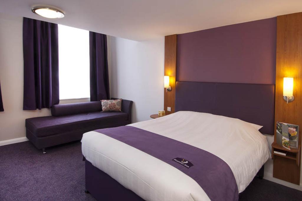 Premier Inn Cobham Cobham  Room photo