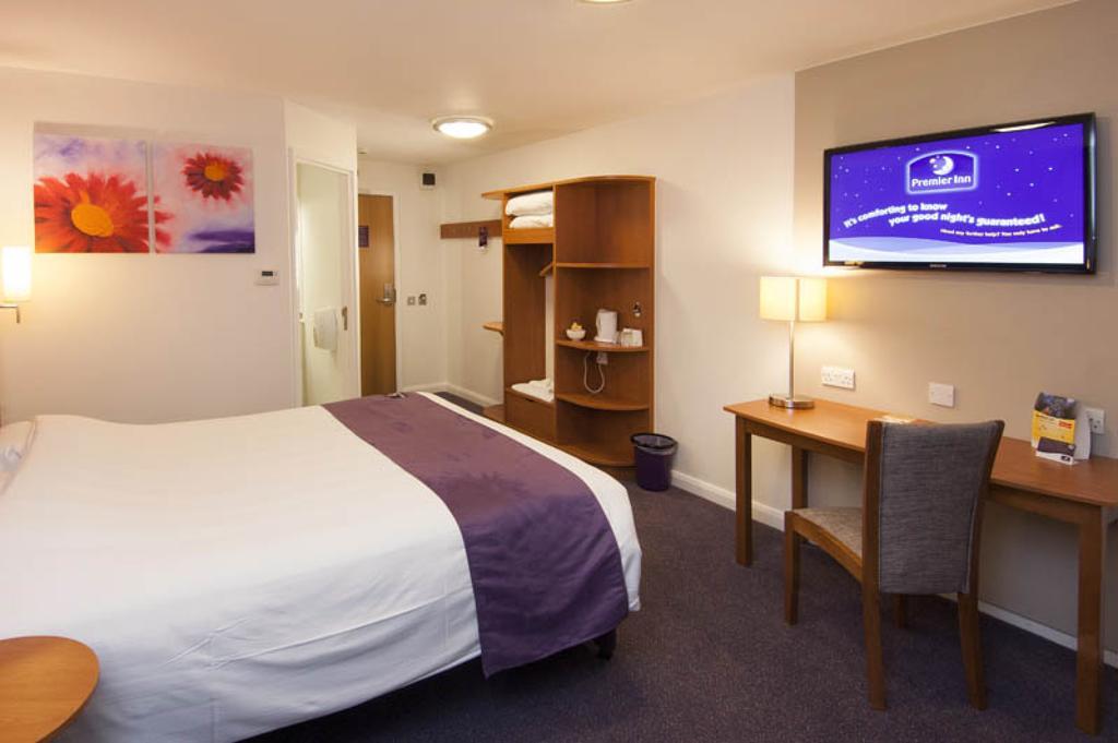 Premier Inn Cobham Cobham  Exterior photo