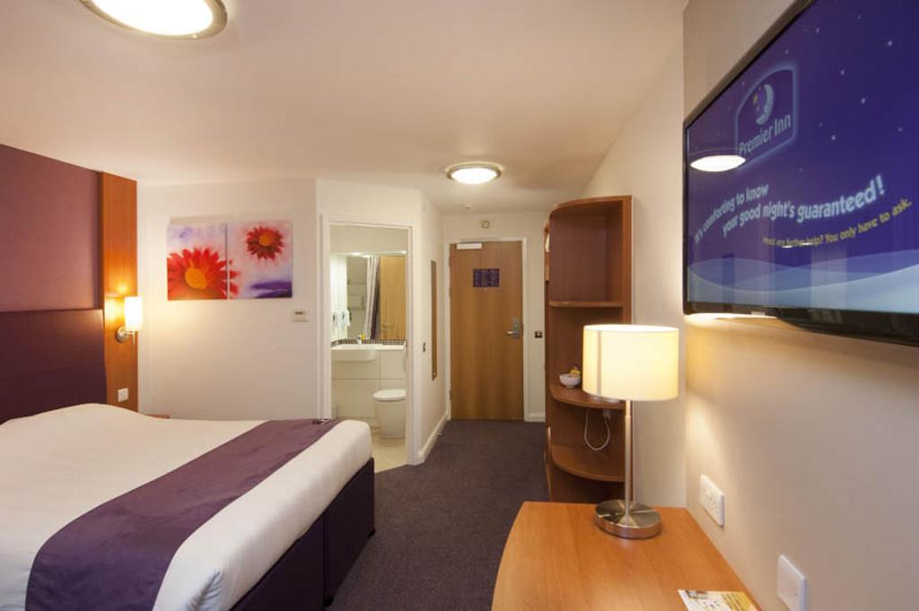 Premier Inn Cobham Cobham  Exterior photo